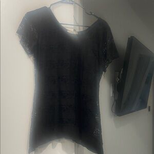 Chic Black Lace Short Sleeve Top